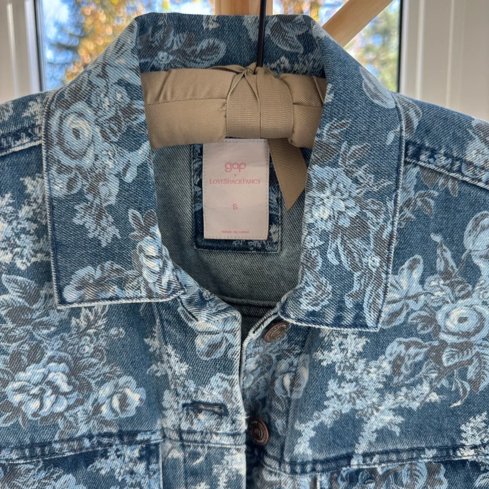 LoveShackFancy x GAP Floral Icon Denim Jacket Washwell Collab Size Small - Picture 3 of 4